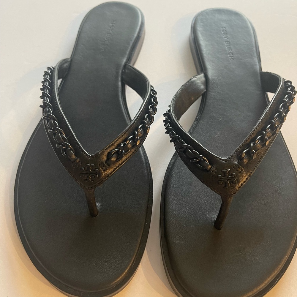 NIB- Tory Burch Black Everly Thong Sandals